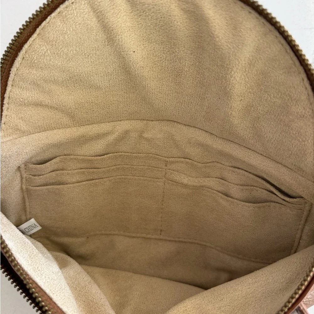 Kindly Brown Leather Camera Sling bag- Compact Hands-Free Carry